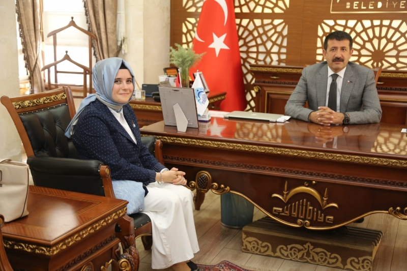 AK PARTİ KADIN KOLLARI BAŞKAN EKİNCİ’Yİ ZİYARET ETTİ