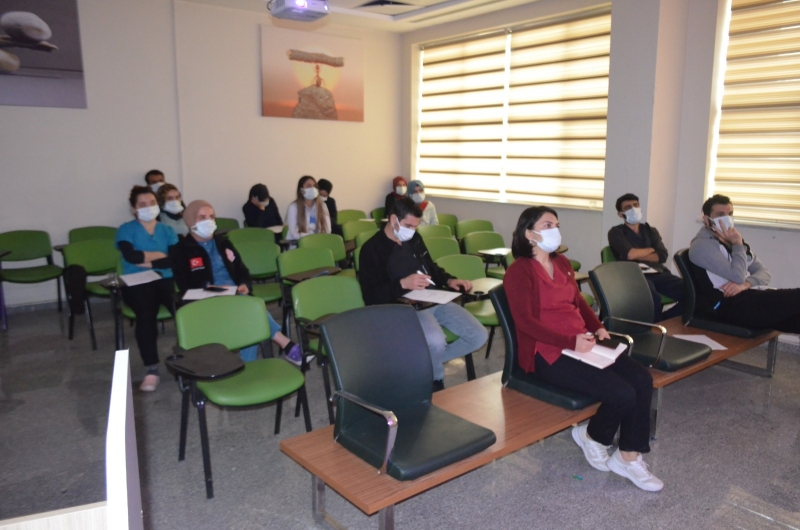 Akçakale devlet hastanesinde çocuk ihmali ve istismarına yönelik farkındalık eğitimleri yapıldı