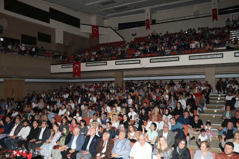 ARABESK NAĞMELER KONSERİ İZLEYENLERDEN TAM NOT ALDI