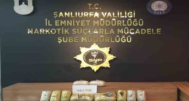 Araçtan 7 kilo uyuşturucu çıktı