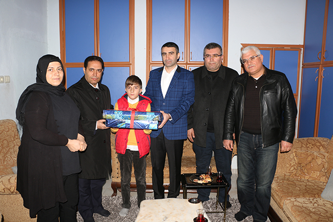 ASPİM 2 şehit çocuğuna bilgisayar hediye etti