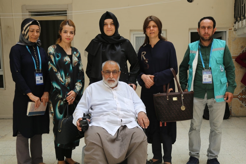 Ayşe Ekinci de Kapı Kapı Dolaşıyor