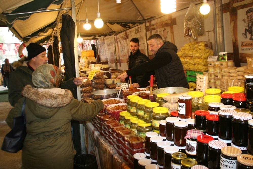 Karadeniz’in yöresel ürünleri Şanlıurfa’da sergilendi