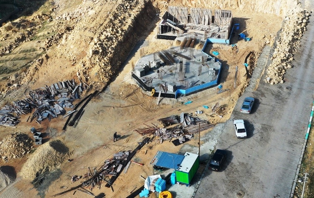 Beyazgül’den Bozava’da yapımı başlanan kütüphaneye ziyaret