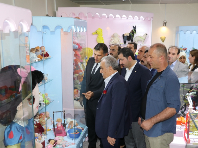 Bakan Fakıbaba Oyun Ve Oyuncak Müzesine Hayran Kaldı