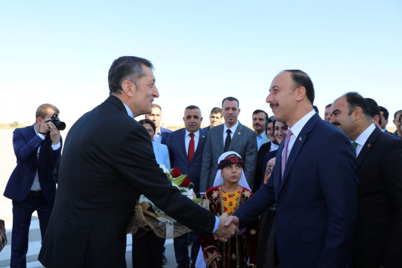 Bakan Selçuk Valiliği Ziyaret Etti