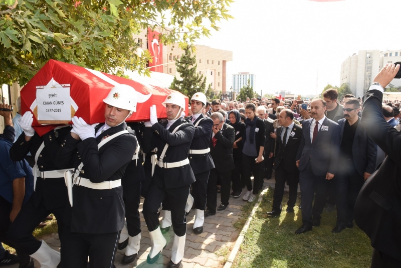 Barış Pınarı Harekâtının İlk Sivil Şehitleri Uğurlandı