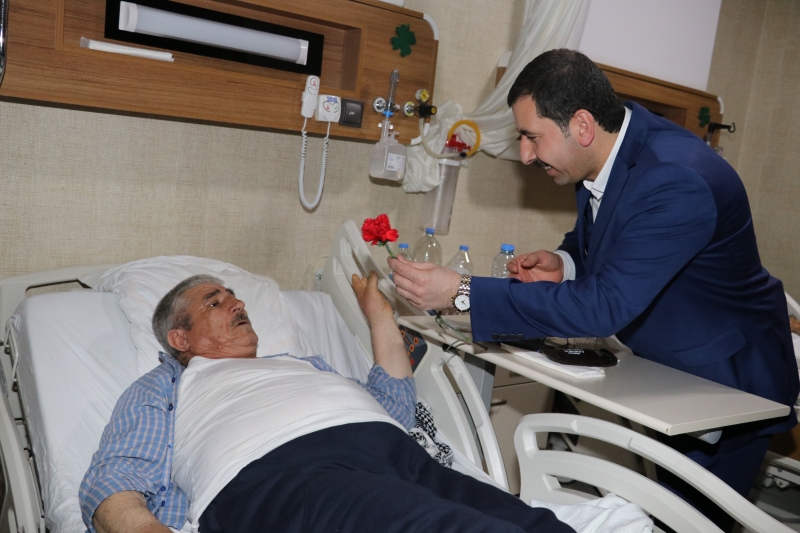 Başkan Adayı Baydilli'den Hastalara ‘Moral’ Ziyareti