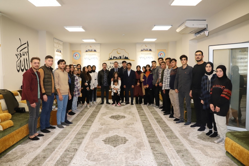 BAŞKAN BAYDİLLİ GENÇLERE TECRÜBELERİNİ AKTARDI