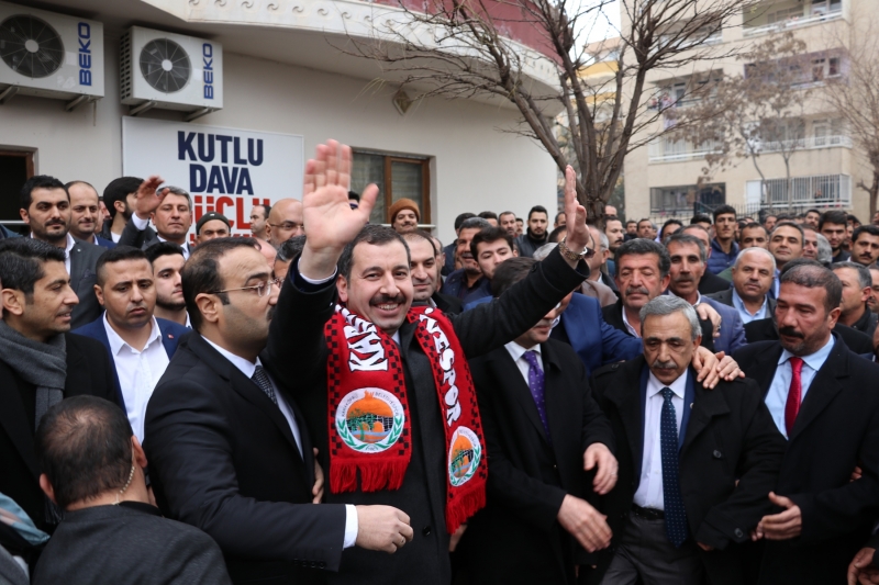 Başkan Baydilli Karaköprü'de Coşkuyla Karşılandı