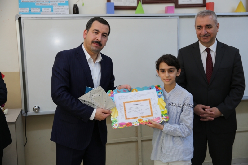 Başkan Baydilli Karne Dağıtım Törenine Katıldı