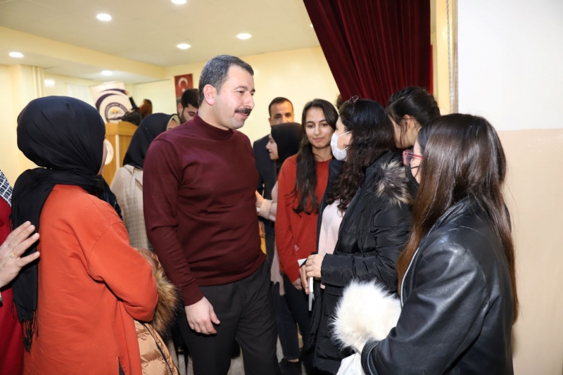 BAŞKAN BAYDİLLİ ÖĞRENCİLERLE TECRÜBELERİNİ PAYLAŞTI