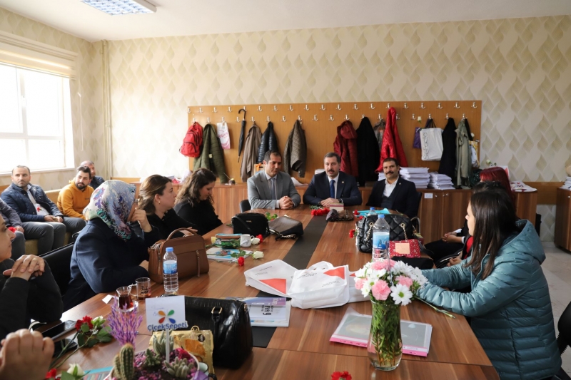 BAŞKAN BAYDİLLİ ÖĞRETMENLERİ UNUTMADI