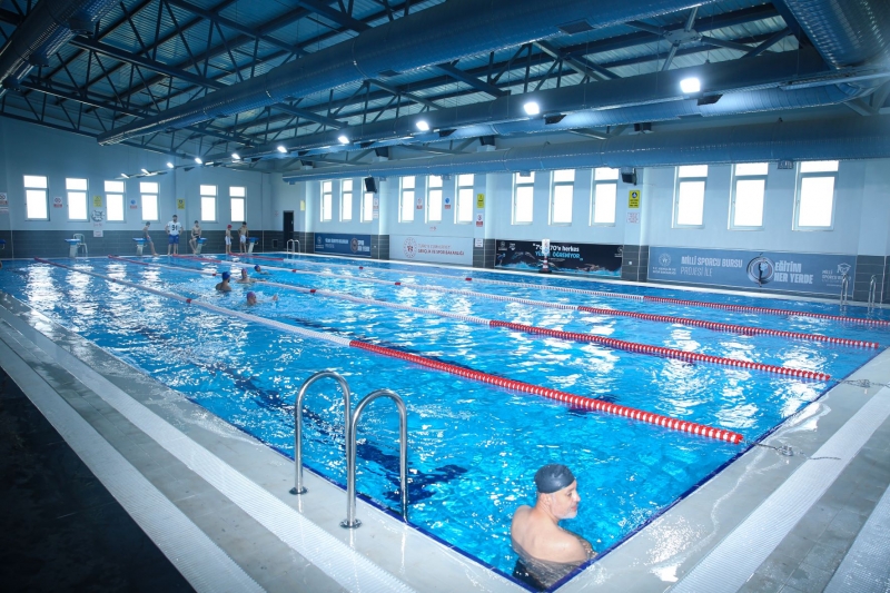 BAŞKAN BAYDİLLİ VATANDAŞLARI HAVUZA DAVET ETTİ