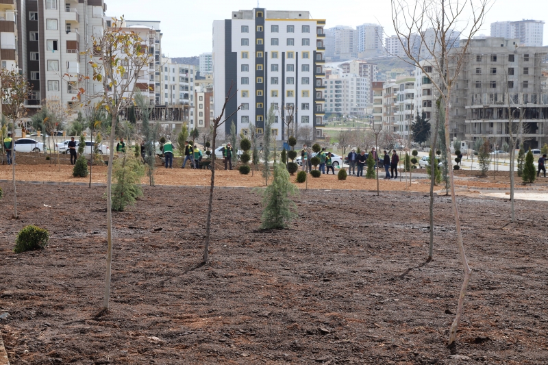 BAŞKAN BAYDİLLİ: “YENİ PARKLARLA İLÇEMİZİ YEŞİLLENDİRİYORUZ”