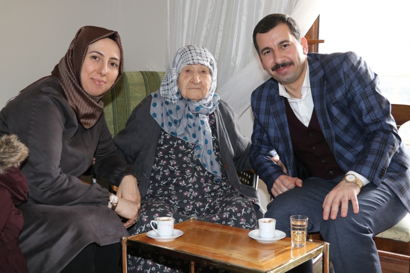 Başkan Baydilli'den Şükriye Nineye Vefa Ziyareti