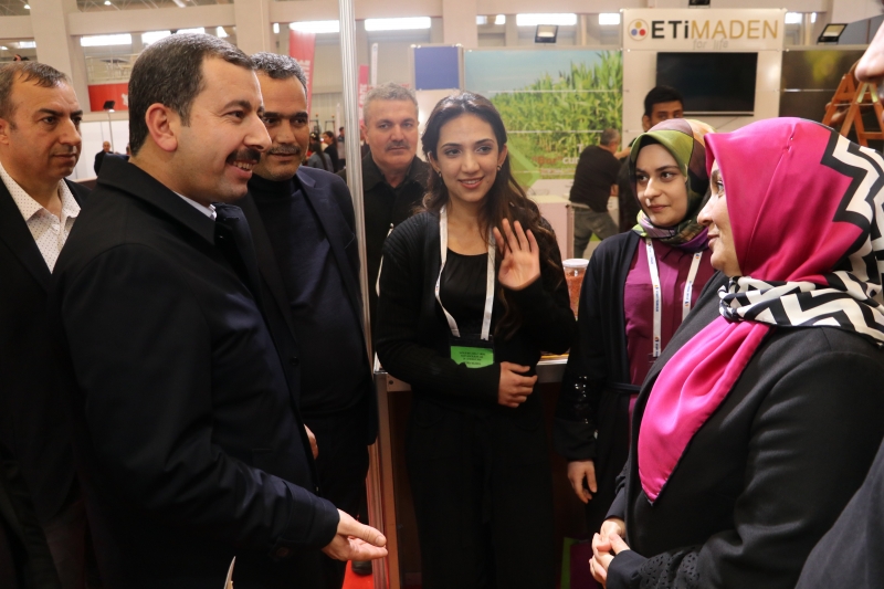 BAŞKAN BAYDİLLİ’DEN TARIM FUARINA ZİYARET