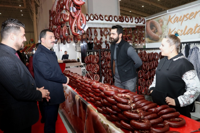 BAŞKAN BAYDİLLİ'DEN YÖRESEL ÜRÜNLER FUARINA ZİYARET
