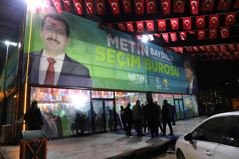 BAŞKAN BAYDİLLİ’NİN SEÇİM OFİSİ DOLUP TAŞIYOR