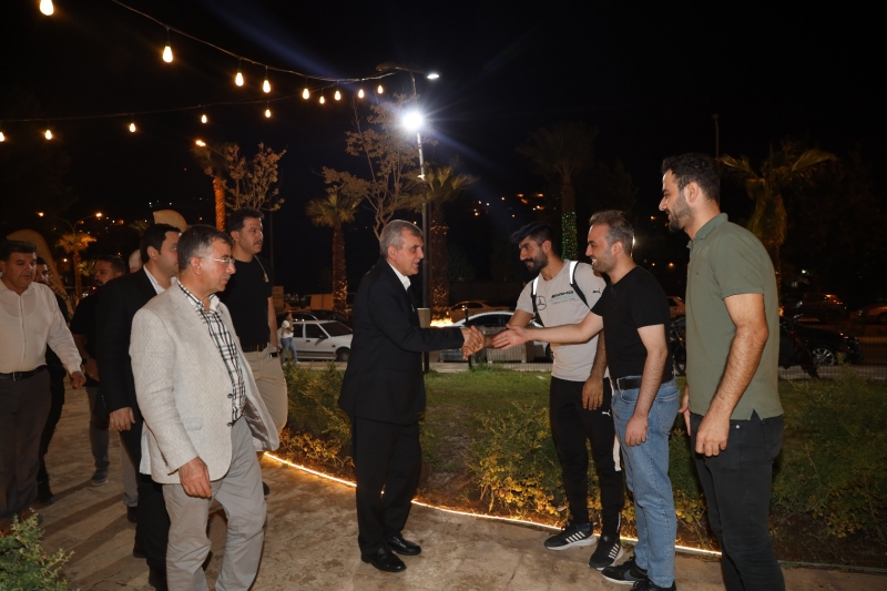 BAŞKAN BEYAZGÜL, BELEDİYE VE KIZILKOYUN ÇAY BAHÇESİNDE VATANDAŞLARLA BİR ARAYA GELDİ