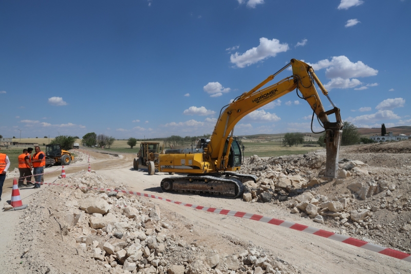 BAŞKAN BEYAZGÜL BOZOVA ÇATAK YOL GENİŞLETME ÇALIŞMALARINI İNCELEDİ