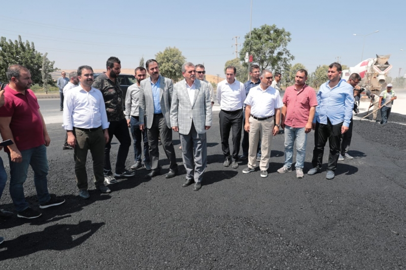 Başkan Beyazgül, Buluntuhoca Bulvarında Başlatılan Asfaltlama Çalışmalarını İnceledi