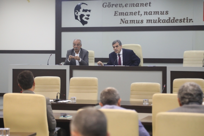 Başkan Beyazgül Büyükşehir Yönetimi İle Toplantı Düzenledi