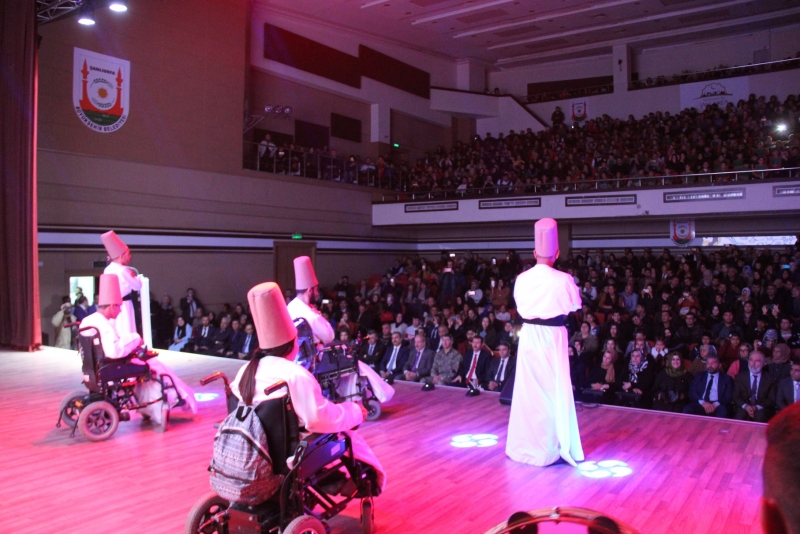 BAŞKAN BEYAZGÜL: BÜYÜKŞEHİR'DE ENGEL YOK