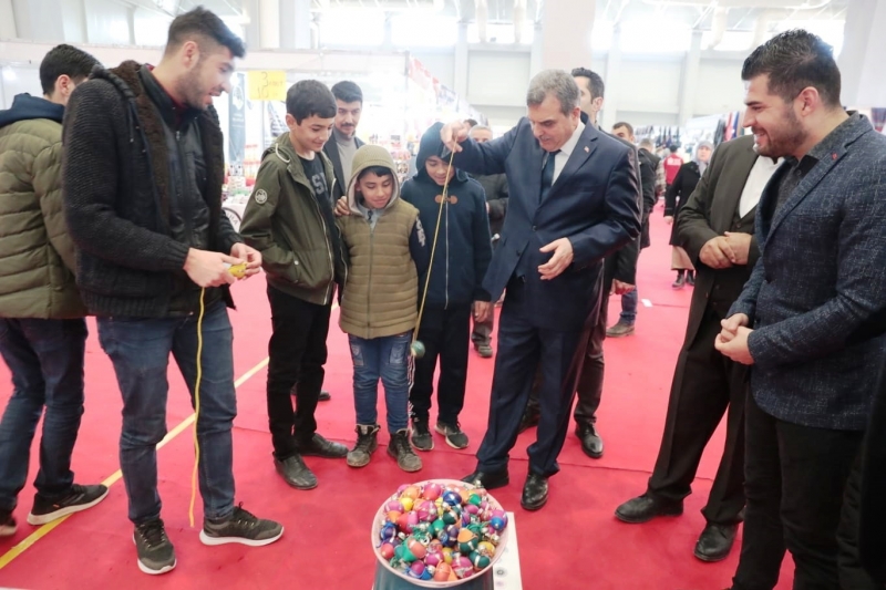 BAŞKAN BEYAZGÜL, FUARI ZİYARET ETTİ