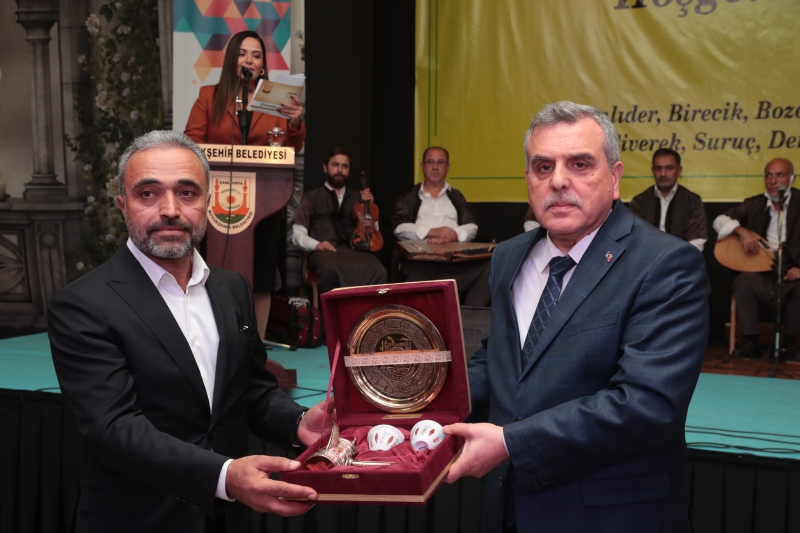 BAŞKAN BEYAZGÜL, GAZİANTEP’TE YAŞAYAN ŞANLIURFALILARLA BULUŞTU