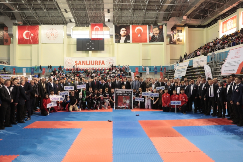 BAŞKAN BEYAZGÜL, ‘’GENÇLERİMİZ İÇİN SPOR SALONLARI AÇTIK’’