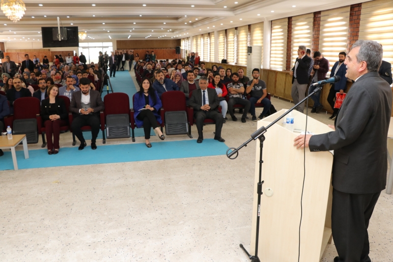 Başkan Beyazgül Gençlere Mutlu Ve Başarılı Olmanın Yollarını Anlattı