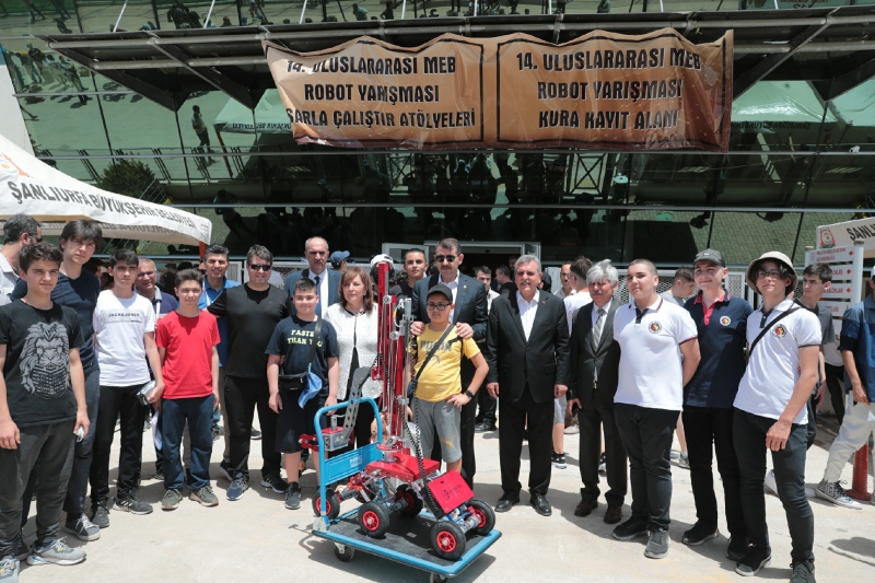 BAŞKAN BEYAZGÜL, GENÇ MUCİTLERLE BİR ARAYA GELDİ