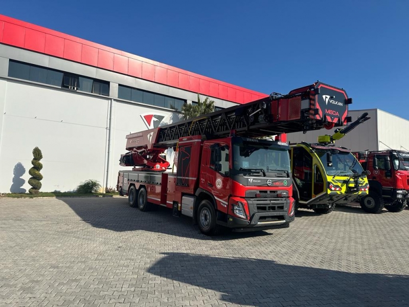 BAŞKAN BEYAZGÜL İLE ŞANLIURFA İTFAİYESİ FİLOSU GÜÇLENİYOR