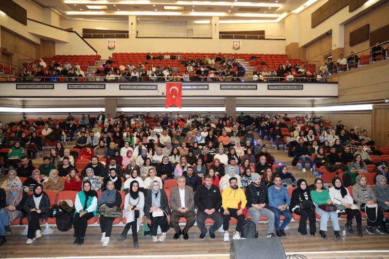 BAŞKAN BEYAZGÜL KPSS’YE HAZIRLANAN ÖĞRENCİLERLE BULUŞTU