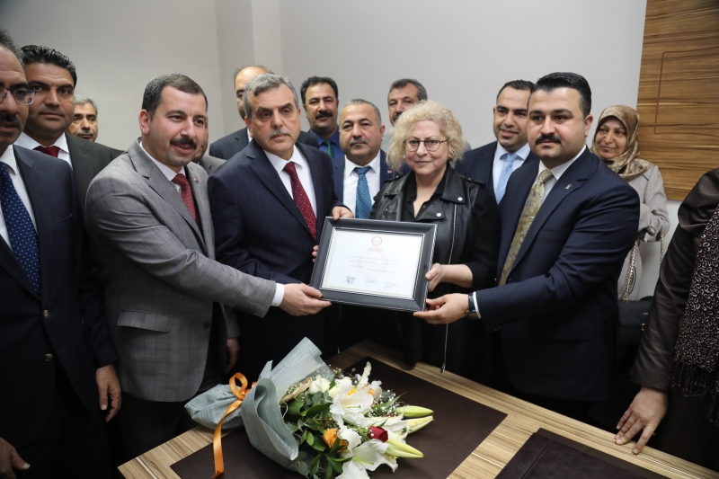 Başkan Beyazgül Mazbatasını Aldı