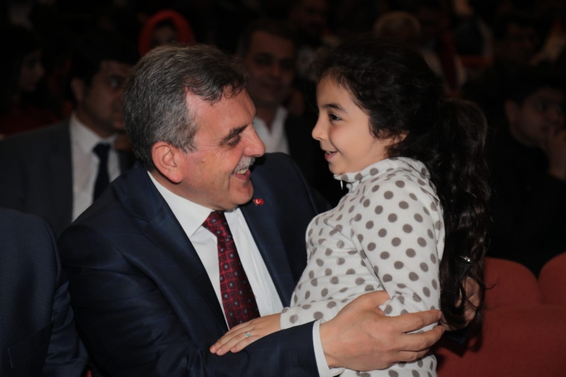 Başkan Beyazgül'den 23 Nisan Mesajı