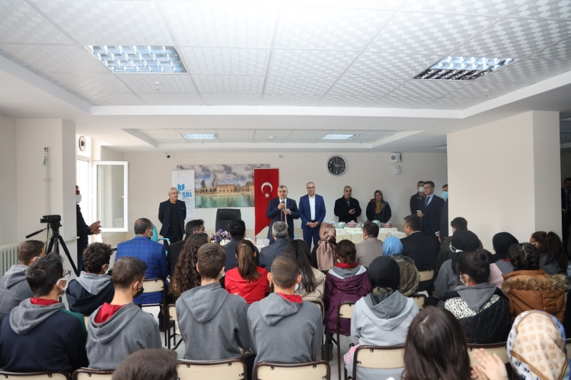 BAŞKAN BEYEAZGÜL, ÖĞRENCİLERLE BİR ARAYA GELDİ