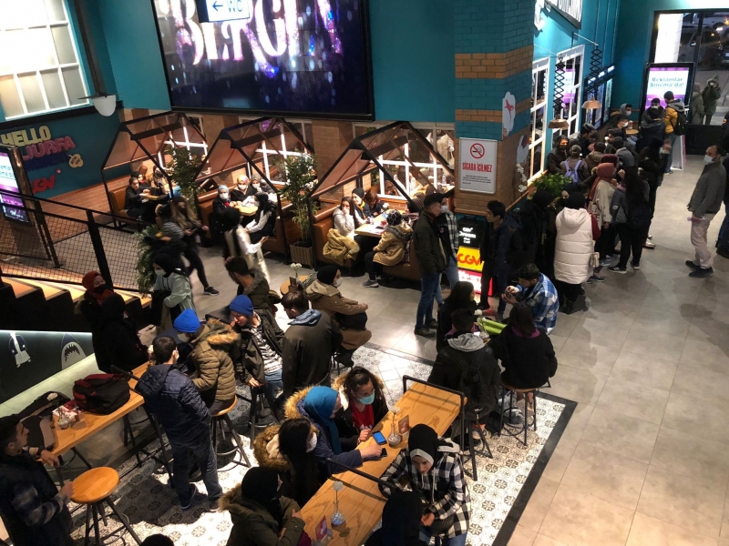 BAŞKAN CANPOLAT, GENÇLERLE SİNEMA ETKİNLİĞİNDE BULUŞTU