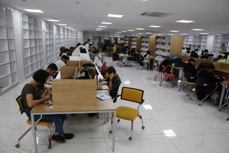 BAŞKAN CANPOLAT, GENÇLERİN YANINDA