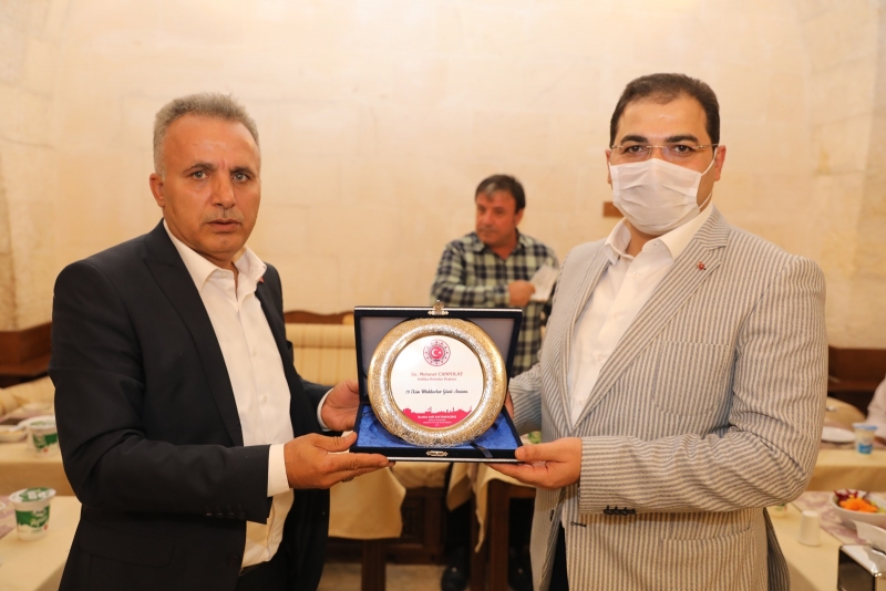 BAŞKAN CANPOLAT GÜNLERİNİ KUTLADI: BİRLİKTE HİZMET ETMEKTEN ONUR DUYUYORUZ