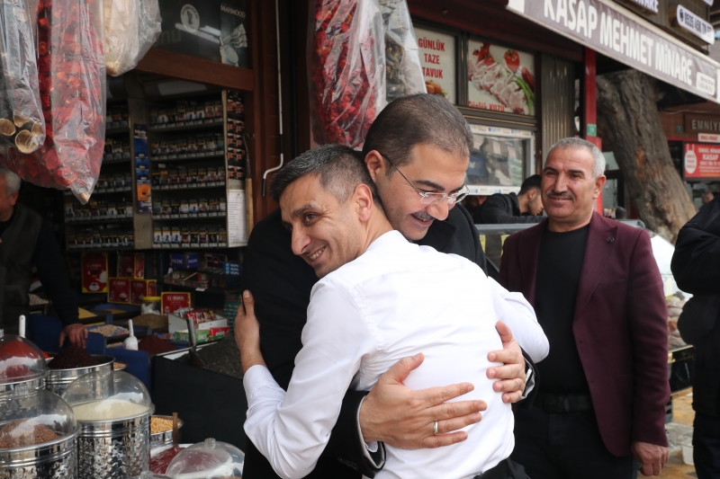 BAŞKAN CANPOLAT HALKLA İÇ İÇE OLMAYI SÜRDÜRÜYOR