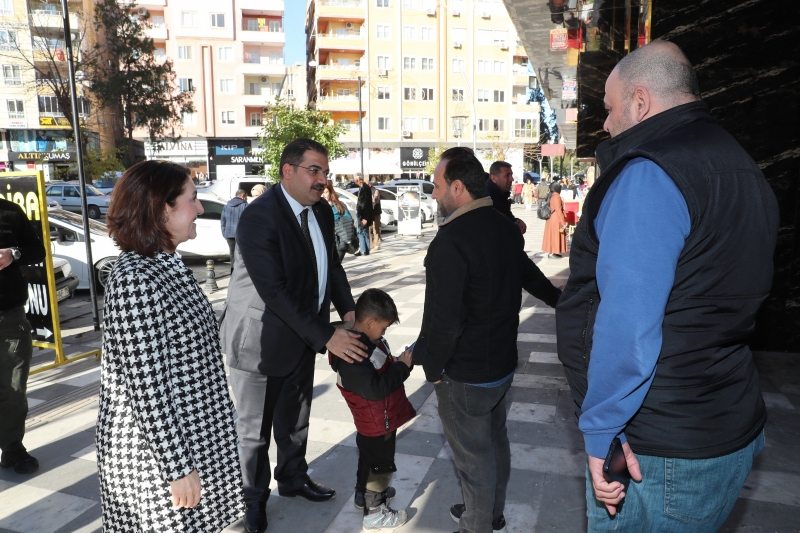 BAŞKAN CANPOLAT İLE VEKİL AÇANAL’DAN ESNAF GEZİSİ