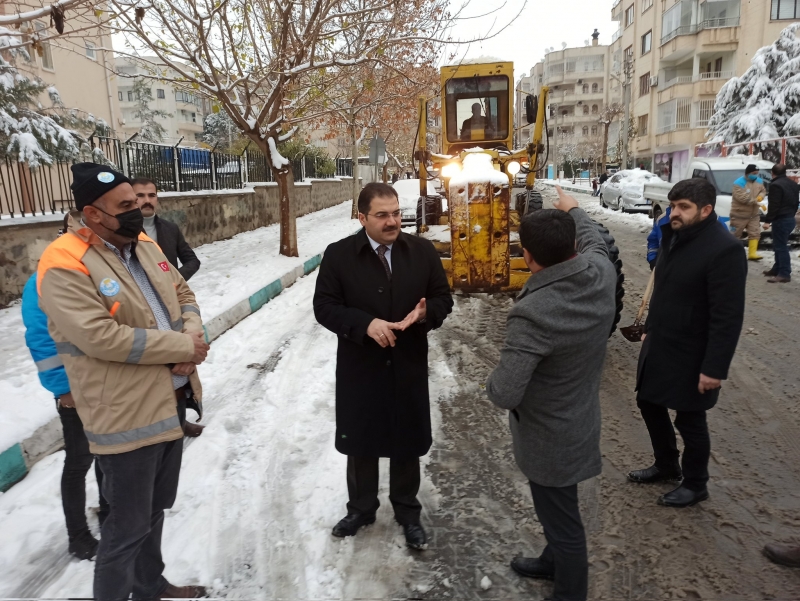 BAŞKAN CANPOLAT, KARLA MÜCADELE ÇALIŞMALARINI DENETLEDİ