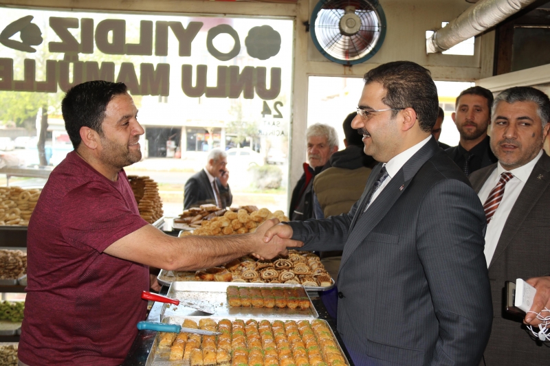 Başkan Canpolat Sırrın Mahallesinde Esnafla Bir Araya Geldi