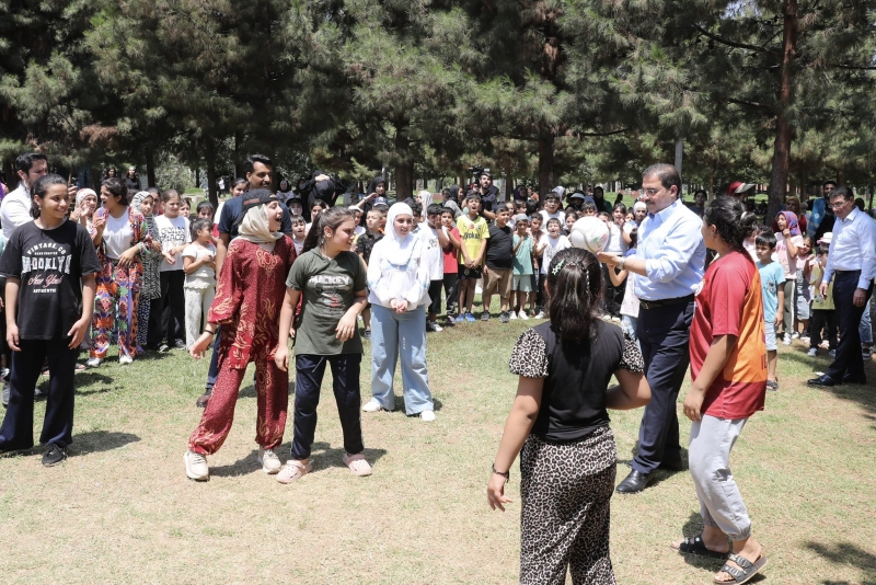 BAŞKAN CANPOLAT, TÜGVA YAZ OKULU AİLE PİKNİĞİ’NE KATILDI