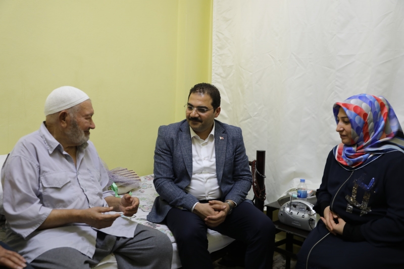 BAŞKAN CANPOLAT, YAŞLILARI UNUTMADI