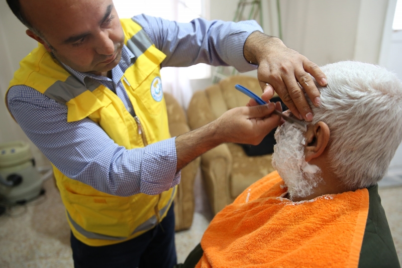 BAŞKAN CANPOLAT, YAŞLILARIN DUASINI ALIYOR