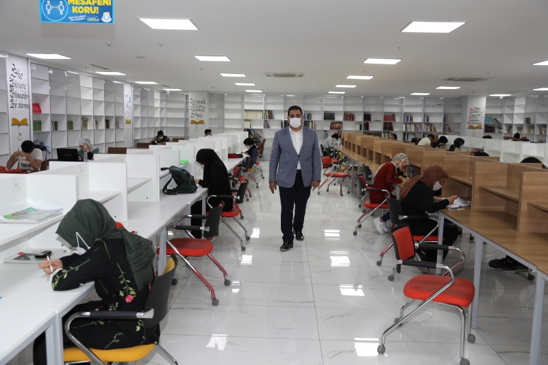 BAŞKAN CANPOLAT’TAN ÖĞRENCİLERE MORAL ZİYARETİ