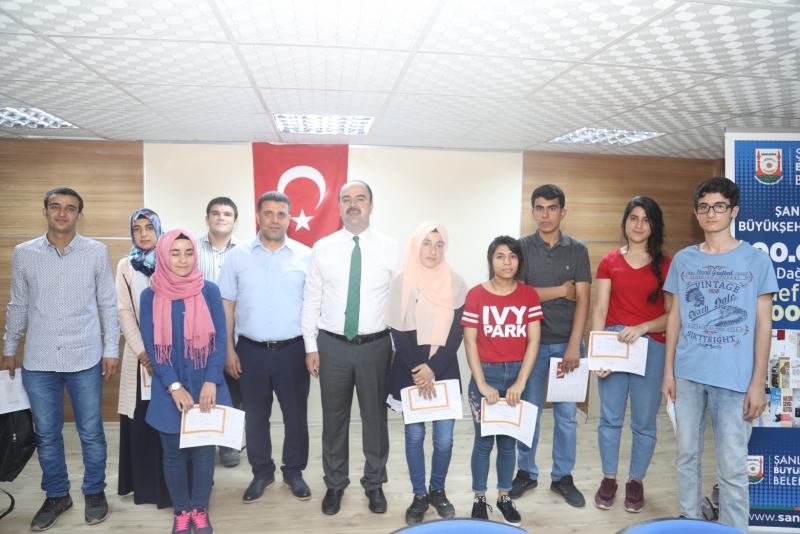 Başkan Çiftçi Öğrencilerin Karne Heyecanına Ortak Oldu